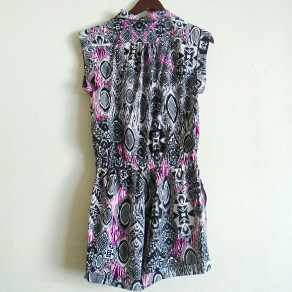 Patterned romper - Picture 3 of 3