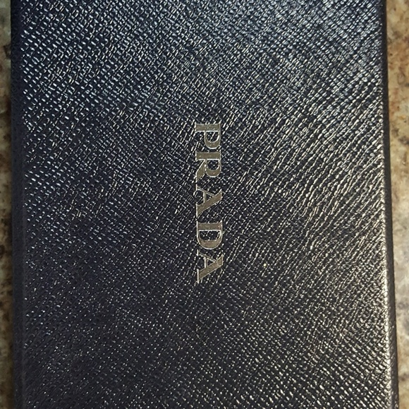 Prada wallet - Picture 2 of 4