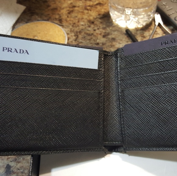 Prada wallet - Picture 4 of 4