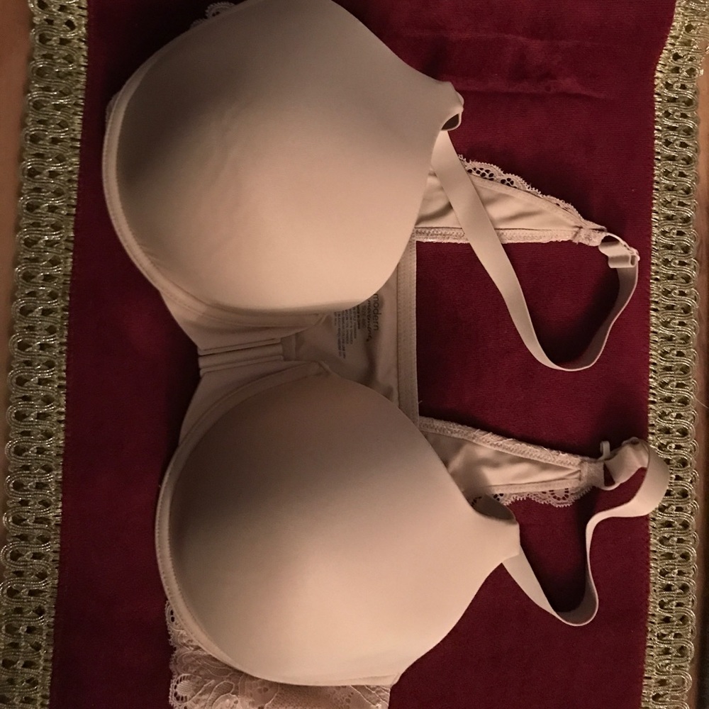 Like new Beige lace bra