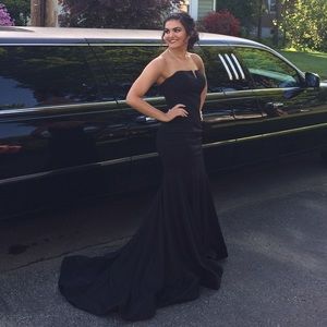 JOVANI SIZE 2 PROM
