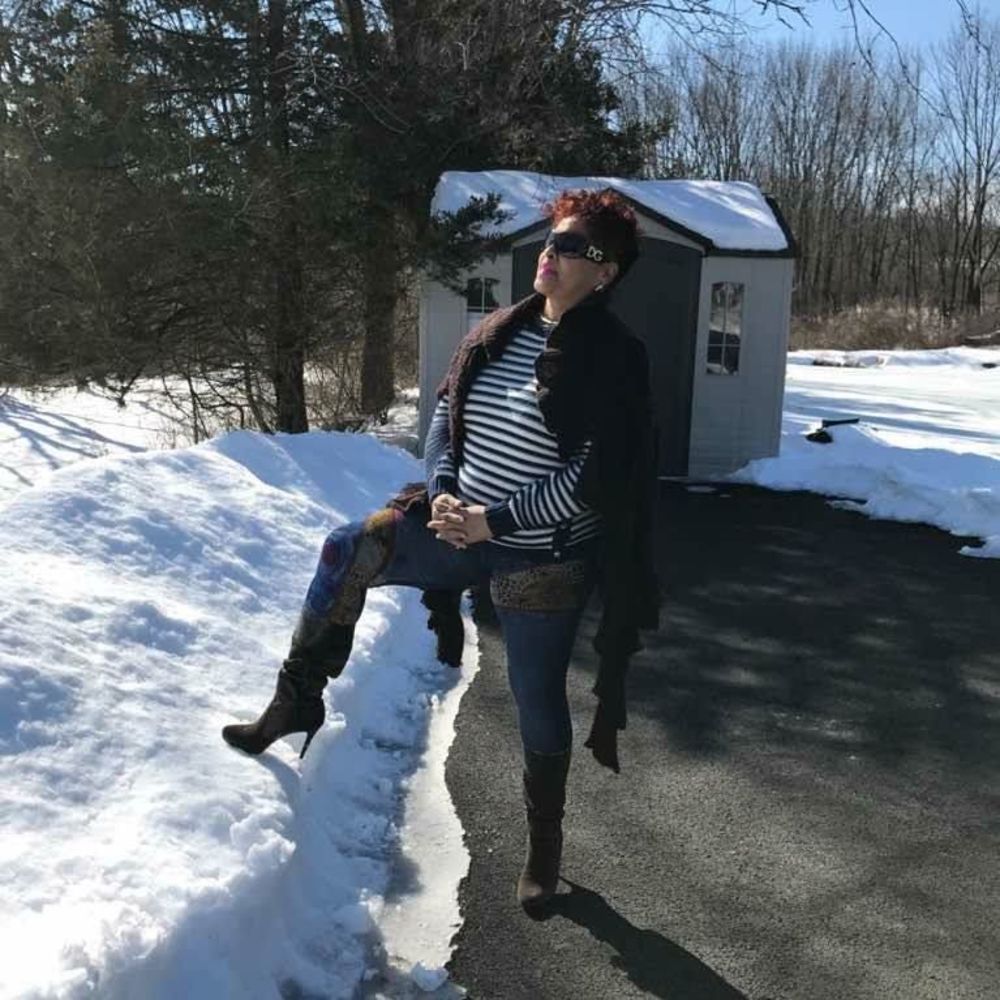 Meet your Posher, Elizabeth