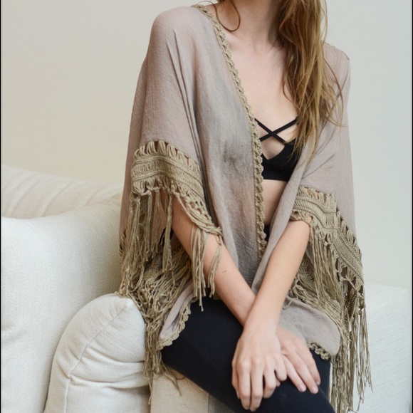 LAST ONES!!! Crochet Medallion Tassel Kimono - Picture 3 of 7