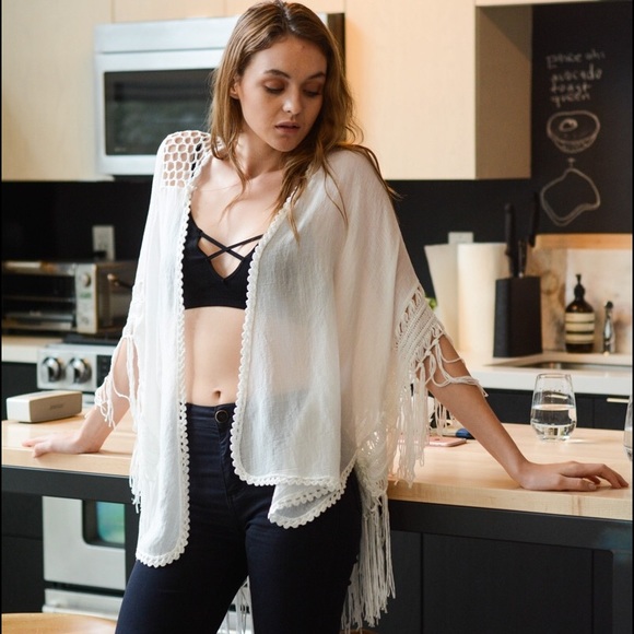 LAST ONES!!! Crochet Medallion Tassel Kimono - Picture 4 of 7