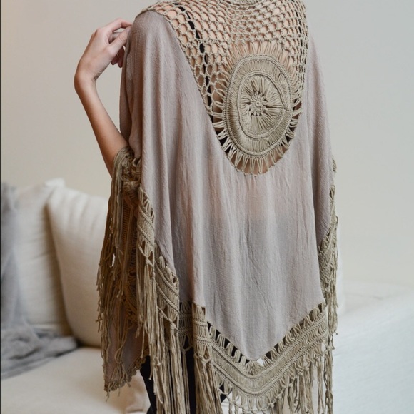 LAST ONES!!! Crochet Medallion Tassel Kimono - Picture 2 of 7