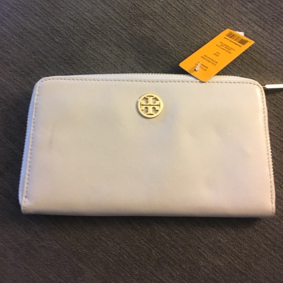 Tory Burch Handbags - Tory Burch White wallet