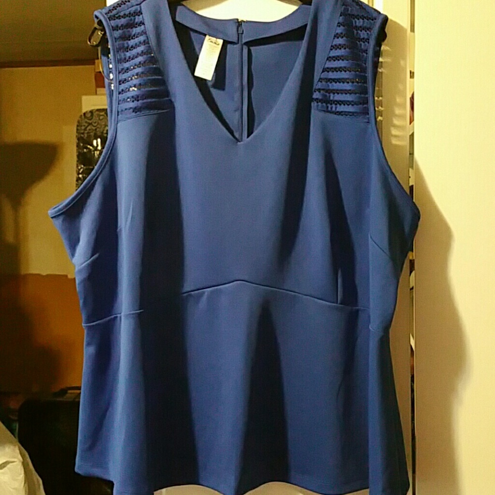 Sz 3X Simply Emma sleeveless Top