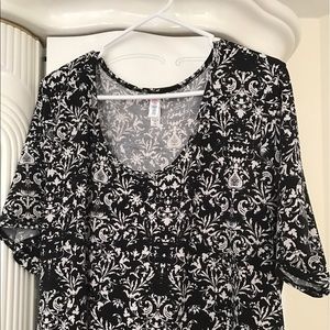 Lularoe Perfect T