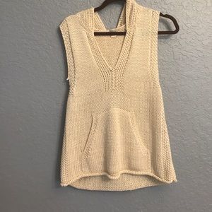 Sleeveless sweater hoodie