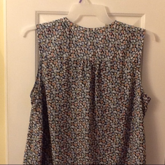 Blouse - Picture 2 of 4