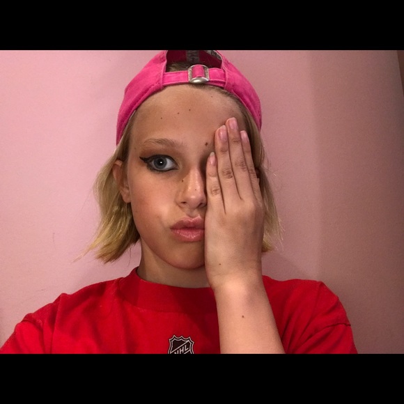 Meet your Posher, Hailey - Picture 1 of 1