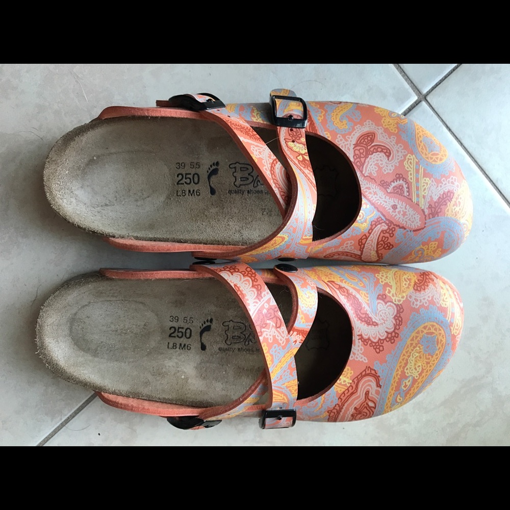 Birkis , 250,  euro size 39.