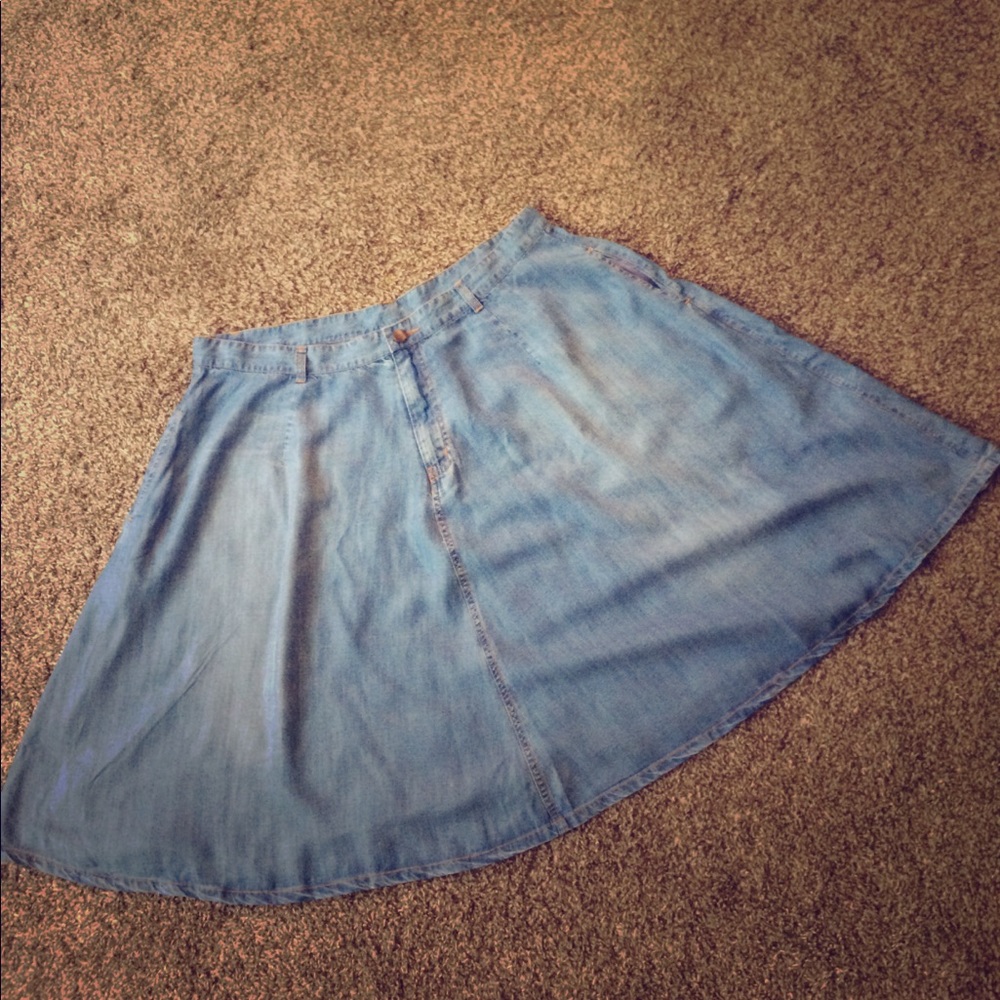 Size 1X (16-18) denim skater skirt.
