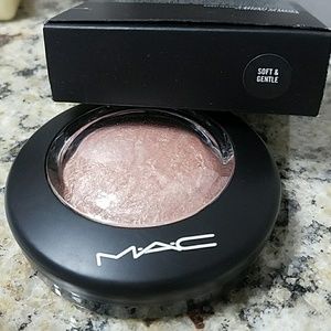 MAC soft and gentle Highlighter