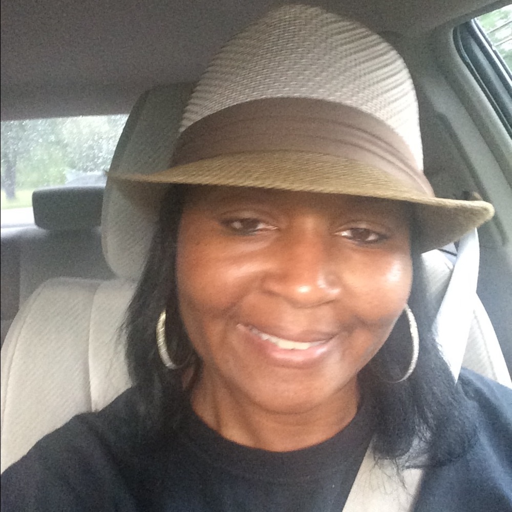 Meet your Posher, Alonda