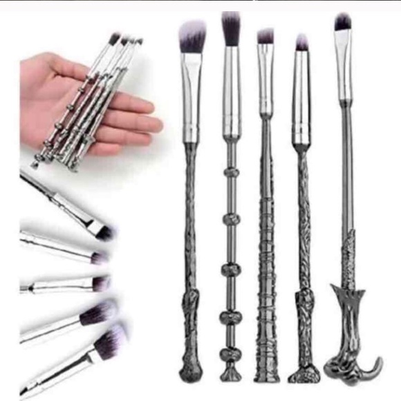 NWT. Harry Potter makeup brushes. - Picture 2 of 4