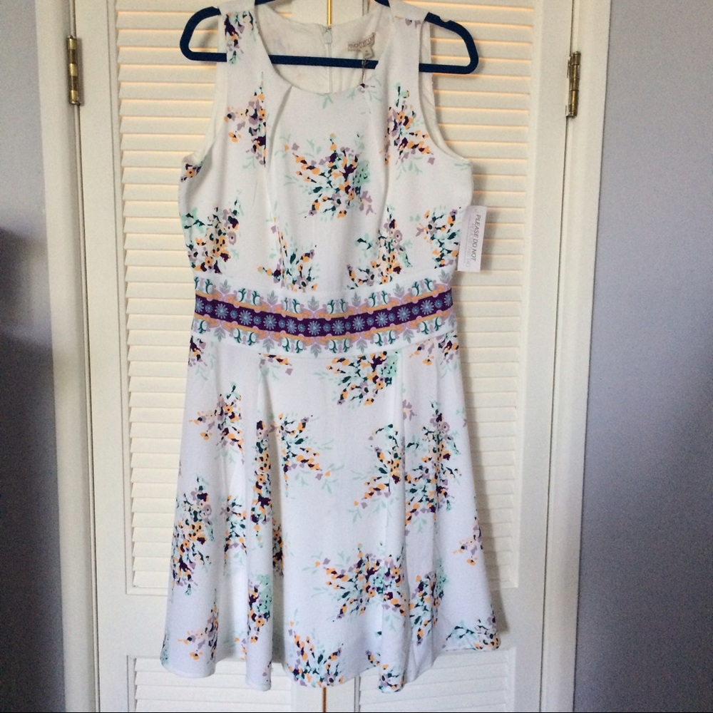 🎉 01/31/18 HP 🎉 Eva Mendes Floral Dress - Picture 2 of 5