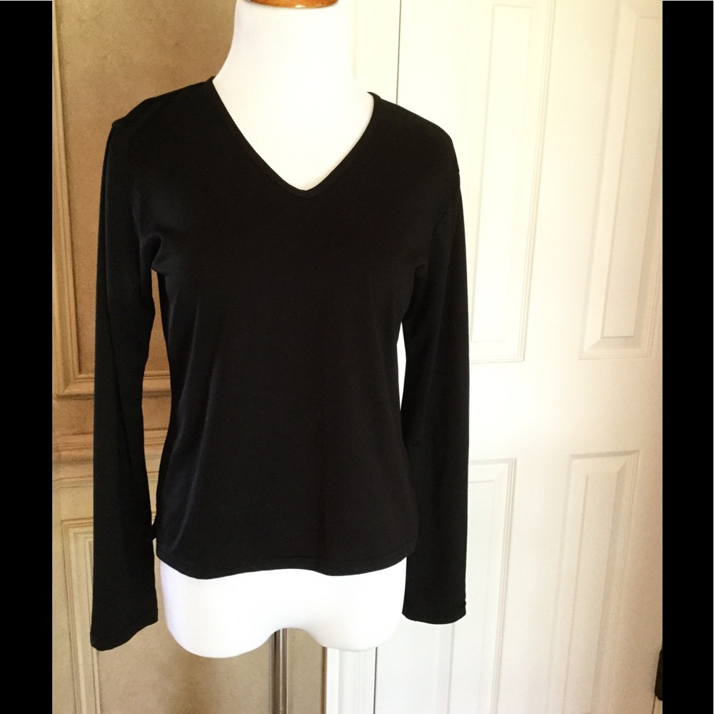 Black V-neck Sports Top