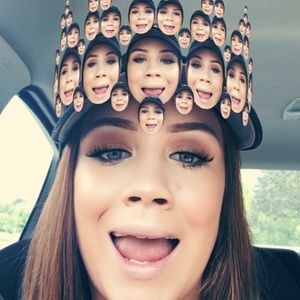 Meet your Posher, Kenzie