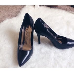Cathy Jean black leather pointed pumps