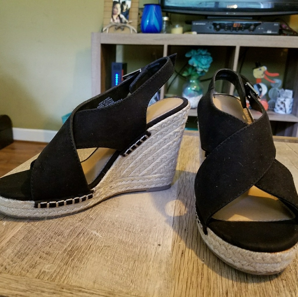 Apt. 9 Black & Tan Wedge Sandal
