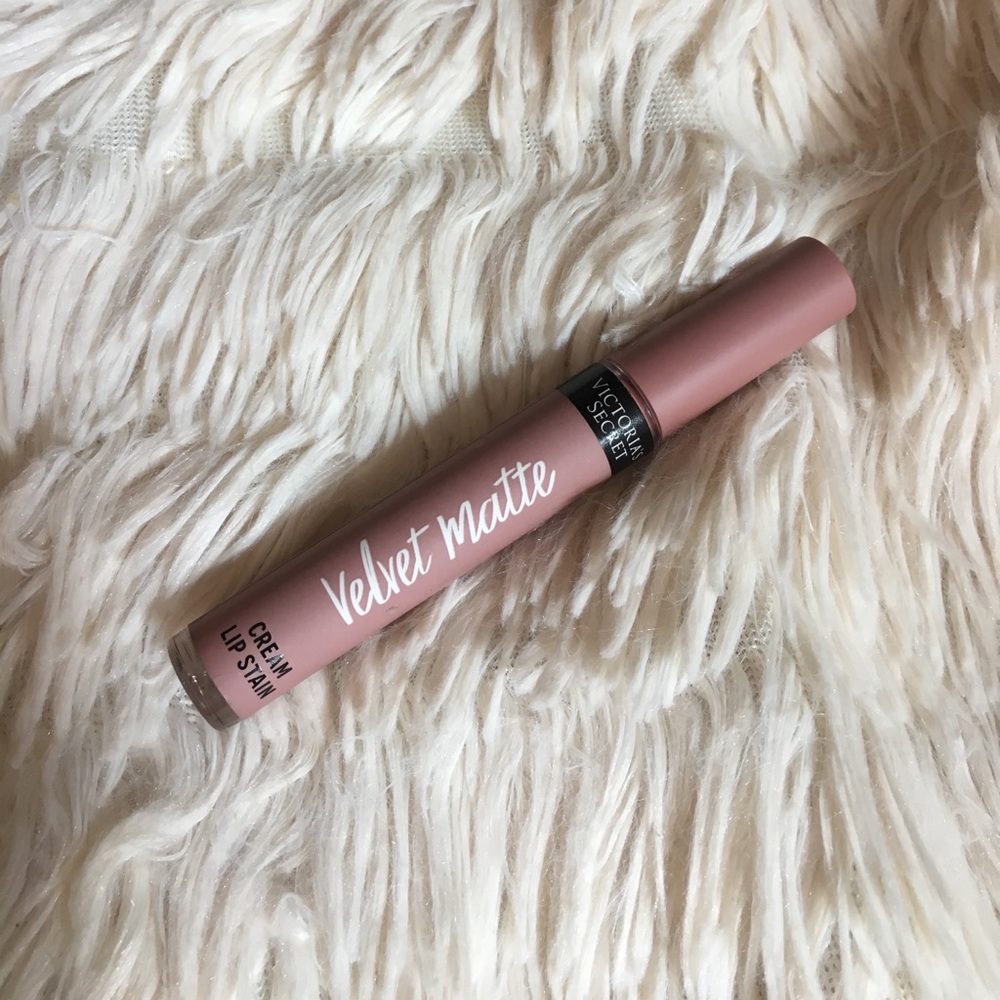 Victoria's Secret Velvet Matte Cream Lip Stain
