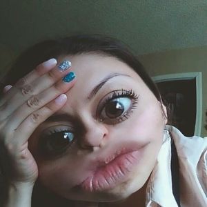 Meet your Posher, Cruzita