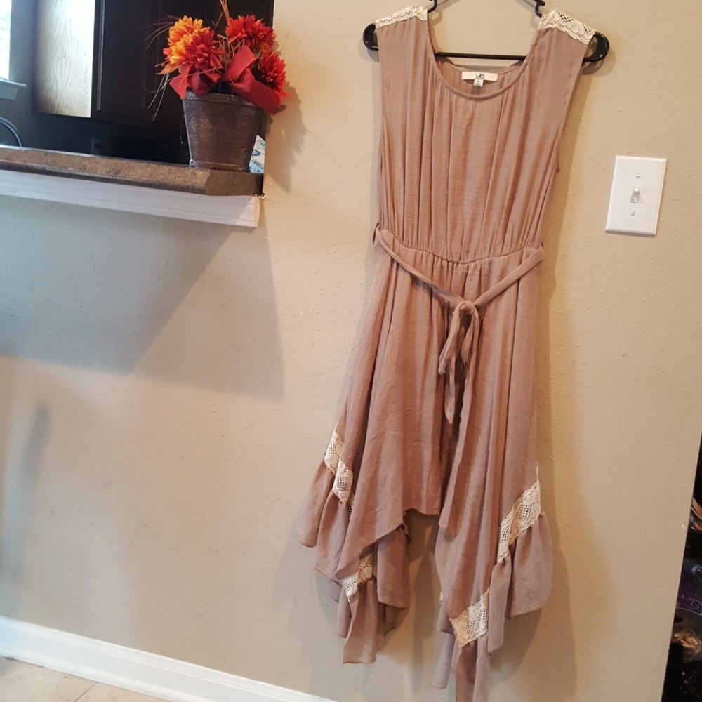 Taupe & Beige lace dress