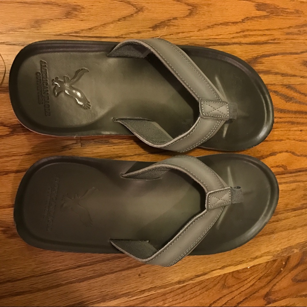 NEW Men's American Eagle Gray Flip Flops 10