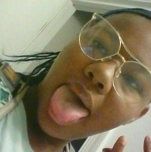 Meet your Posher, Amaria