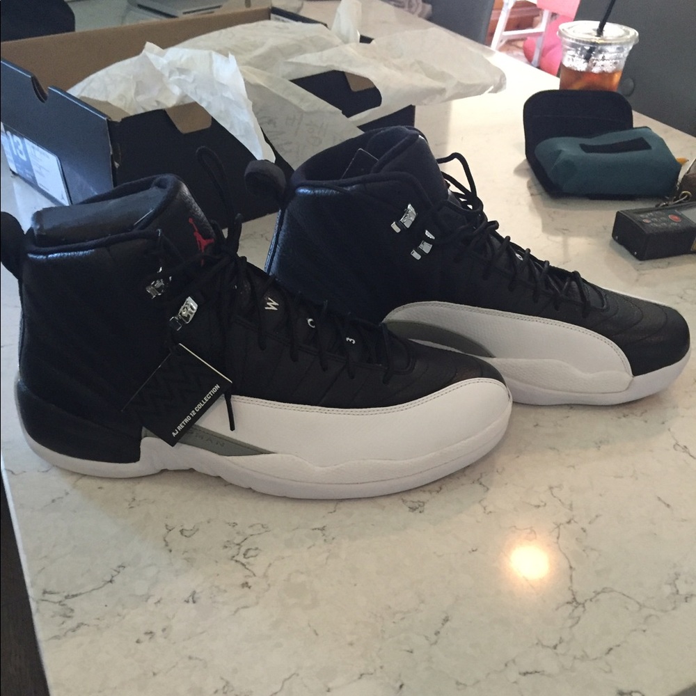 DS. AIR JORDAN. PLAYOFF 12s. Size 13.