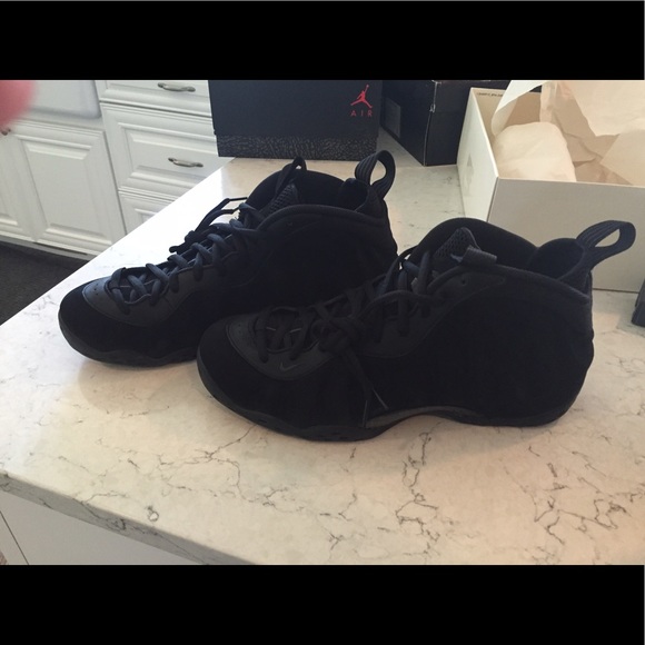 DS. AIR JORDAN. AIR FOAMPOSITE 1. Triple Black. 13 - Picture 1 of 3