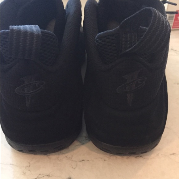 DS. AIR JORDAN. AIR FOAMPOSITE 1. Triple Black. 13 - Picture 2 of 3