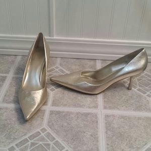 Size 11 Nine West champagne heels