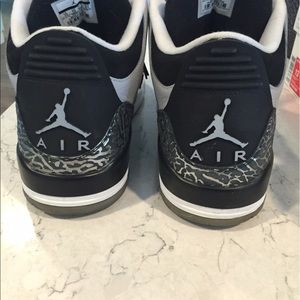 WORN ONCE. WOLF GREY 3s. Nike Retro Air Jordan. 13