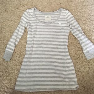 Abercrombie kid quarter length shirt
