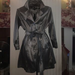 Marla Wynne NWOT Silver gray unlined trench coat