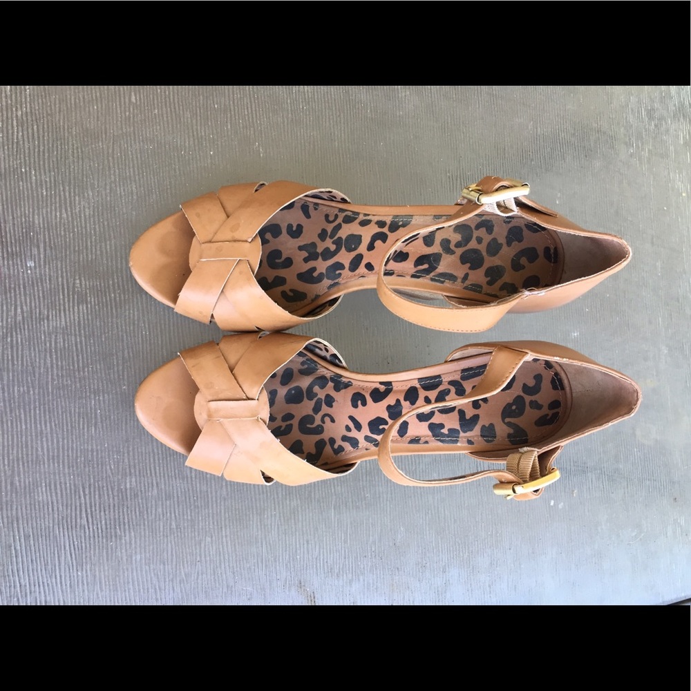 Sandals - Picture 2 of 3