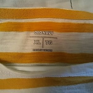 Old Navy shirt with 3/4 length sleeves worn once