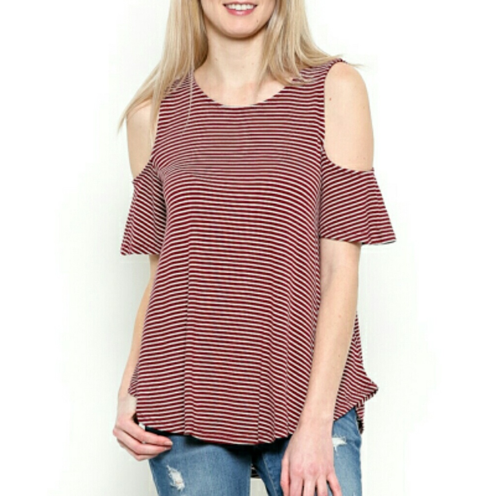 Striped blouse peep shoulder