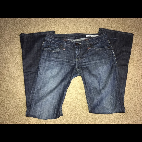 May 75 jeans size 28. - Picture 3 of 5