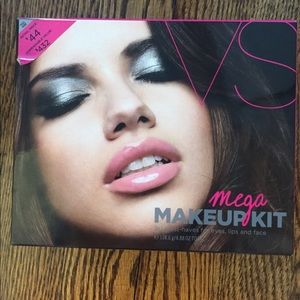 Victoria Secret Mega Makeup KIt