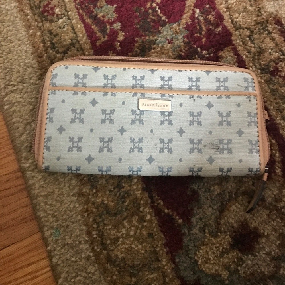 First Issue Wallet