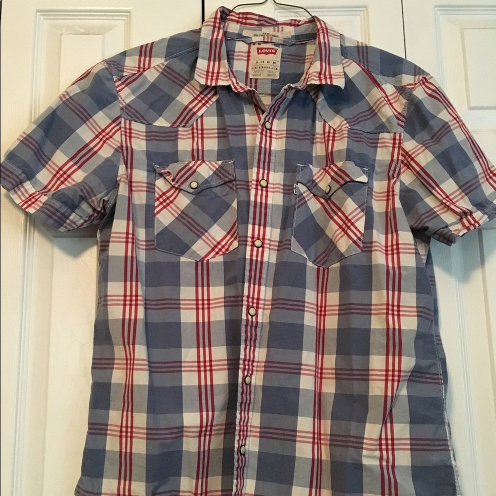 Men's plaid Levi's button down shirt