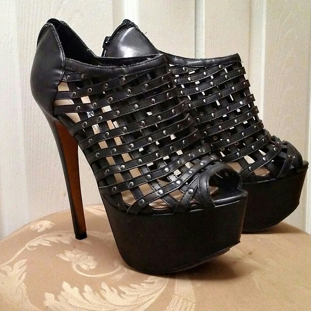Crisscross Strappy Booties