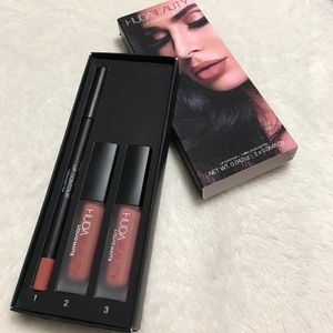 Huda beauty lip contour set