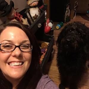 Meet your Posher, Lora