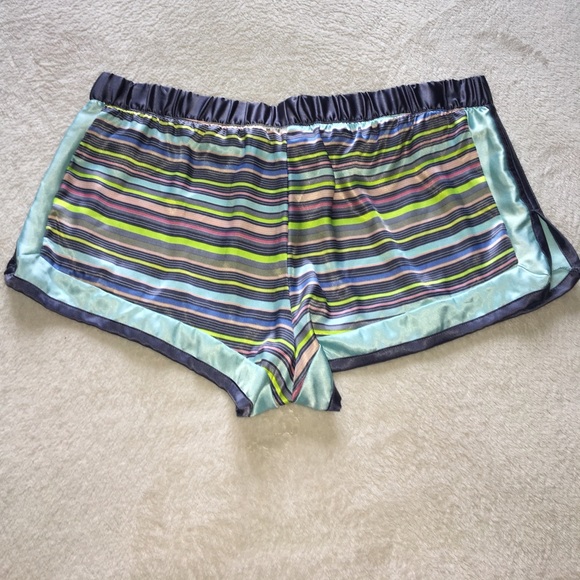 NWOT VS pj shorts - Picture 2 of 5