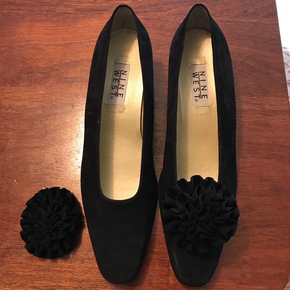 2620 10 Nine West nine west nine west suede shoes w attachable flowers 2620 10 Nine West nine west nine west suede shoes w attachable flowers