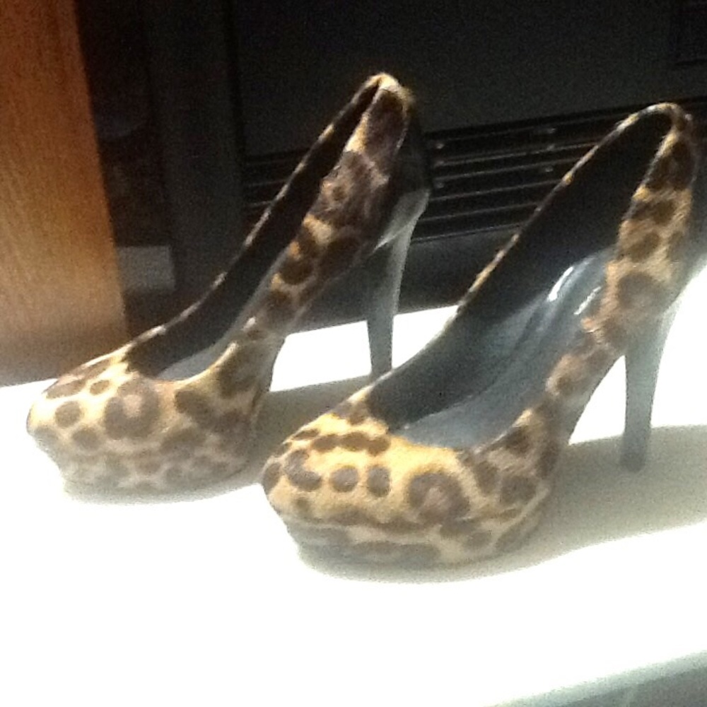 Cheetah faux pumps